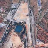 Il luogo del tutto sconosciuto � visibile solo su Google Maps, dove spicca una nitida macchia d�acqua circondata da campi coltivati